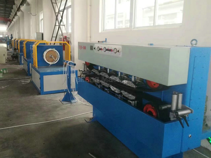 Horizontal multi-layer wrapping machine