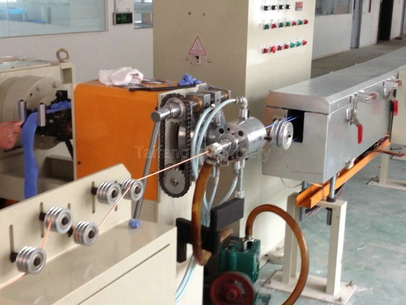 Silicone extruder